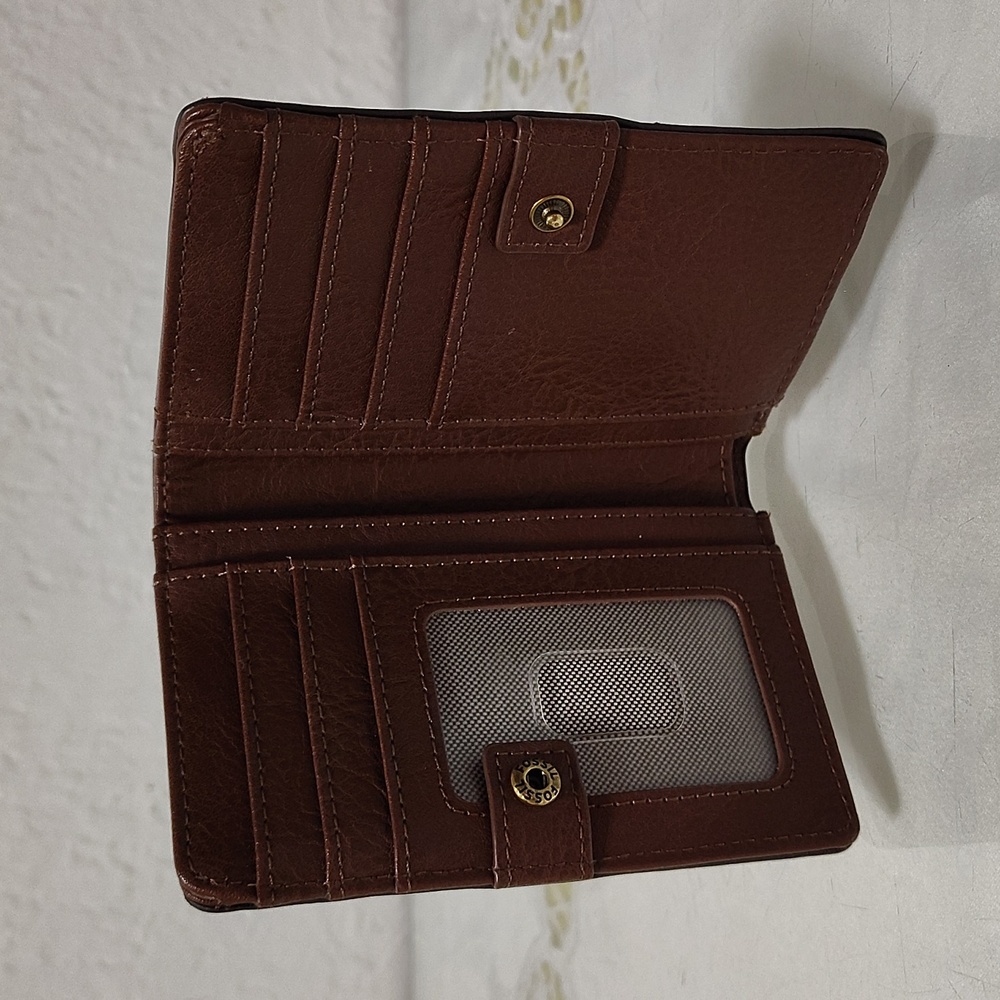 Fossil Tan Leather Wallet with Gold Accent - Picture 10 of 10